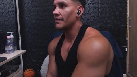 Viktor Herrera online show from 10/04/25, 04:16