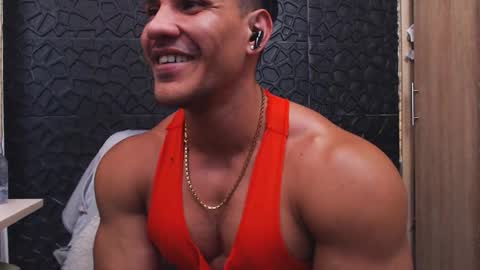 Viktor Herrera online show from 10/15/25, 03:12