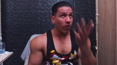 Viktor Herrera online show from 10/16/25, 04:52