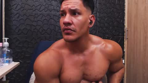 Viktor Herrera online show from 10/26/25, 03:07