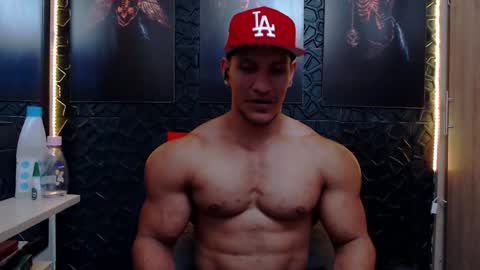 Viktor Herrera online show from 02/18/26, 03:02