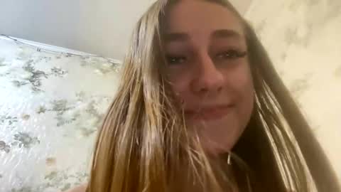 Snapshot of viktoria9898 chatting on 01/15/25, 12:41 Sweett online show from 01/15/25, 12:41