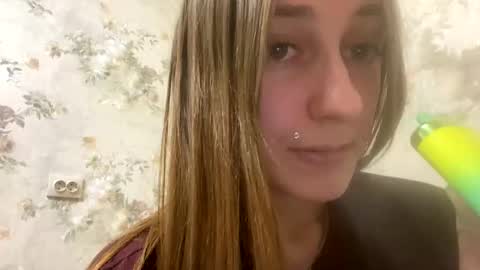 Snapshot of viktoria9898 chatting on 02/04/25, 12:29 Sweett online show from 02/04/25, 12:29