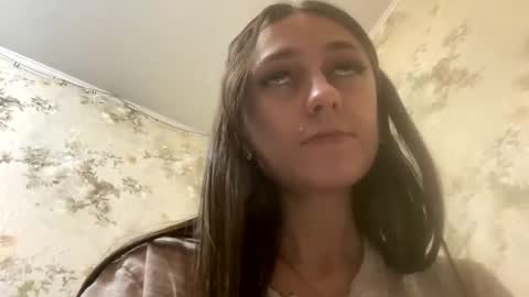 Snapshot of viktoria9898 chatting on 03/02/25, 12:09 Sweett online show from 03/02/25, 12:09