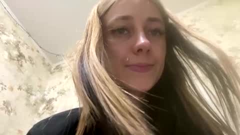 Snapshot of viktoria9898 chatting on 06/02/26, 12:56 Sweett online show from 06/02/26, 12:56