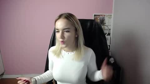 viktoria_lovely online show from 10/21/25, 08:59