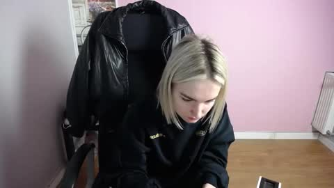 viktoria_lovely online show from 02/17/26, 06:32