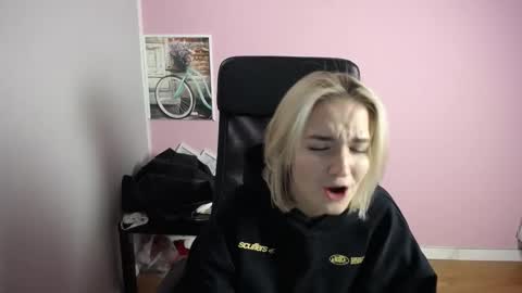 Snapshot of viktoria_lovely chatting on 03/10/26, 03:17 viktoria_lovely online show from 03/10/26, 03:17