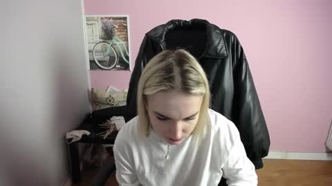 Snapshot of viktoria_lovely chatting on 04/09/26, 11:15 viktoria_lovely online show from 04/09/26, 11:15