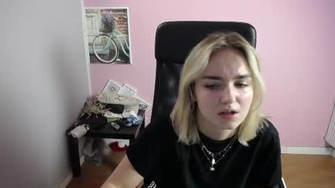 viktoria_lovely online show from 06/19/26, 07:45