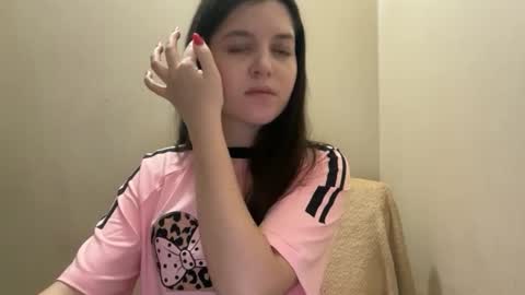 Snapshot of viktoria_most chatting on 11/12/25, 10:09 Viktoria Most online show from 11/12/25, 10:09