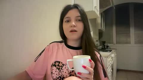 Snapshot of viktoria_most chatting on 11/28/25, 10:01 Viktoria Most online show from 11/28/25, 10:01