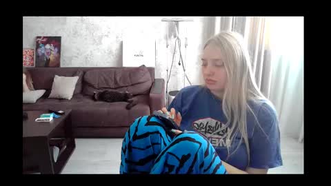 Snapshot of viktorlonsky chatting on 02/18/25, 09:21 viktorlonsky online show from 02/18/25, 09:21