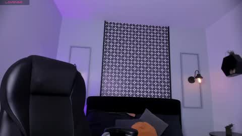 Victoria online show from 04/11/26, 05:06