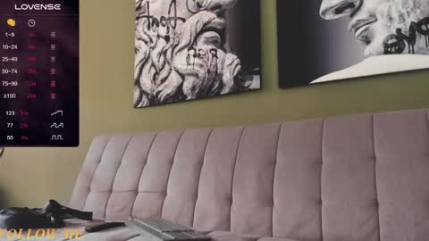 Snapshot of vince_colin chatting on 04/25/26, 03:42 VINCE online show from 04/25/26, 03:42