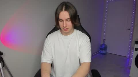 Vincent Strong online show from 12/24/24, 08:33