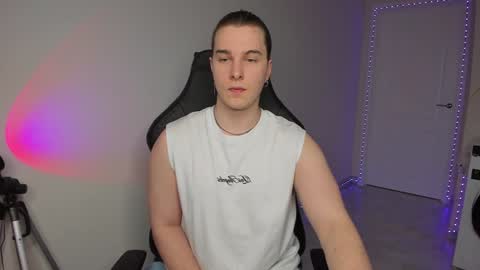 Vincent Strong online show from 02/02/25, 01:19