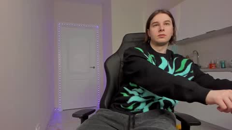 Vincent Strong online show from 02/26/25, 07:42