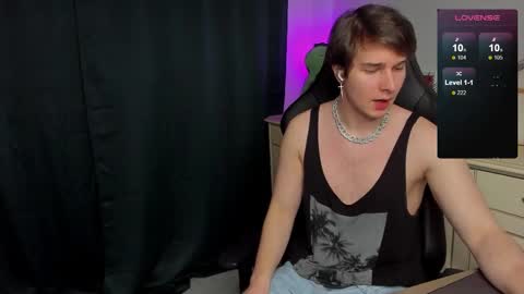 Vincent Strong online show from 10/18/25, 08:04