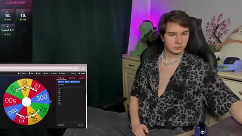 Vincent Strong online show from 10/19/25, 09:43