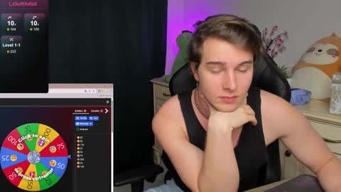 Snapshot of vincent__strong chatting on 11/12/25, 07:53 Vincent Strong online show from 11/12/25, 07:53