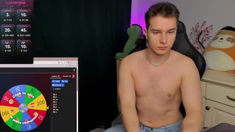 Snapshot of vincent__strong chatting on 11/24/25, 08:25 Vincent Strong online show from 11/24/25, 08:25