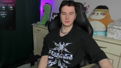 Vincent Strong online show from 01/16/26, 02:32