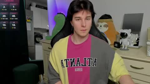 Vincent Strong online show from 04/10/26, 01:16