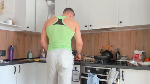 Vincent.  uncut 18cm online show from 02/22/25, 07:45