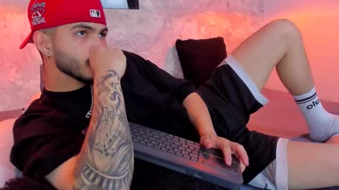 Vincent online show from 09/30/25, 04:17