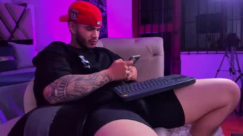 Vincent online show from 11/21/25, 04:00