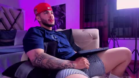 Vincent online show from 11/23/25, 04:01