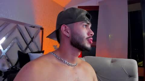 Snapshot of vincentblack_ chatting on 05/20/26, 06:52 Vincent online show from 05/20/26, 06:52