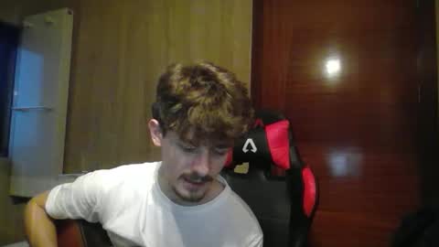 Snapshot of vincentprice69 chatting on 02/28/25, 06:31 vincentprice69 online show from 02/28/25, 06:31