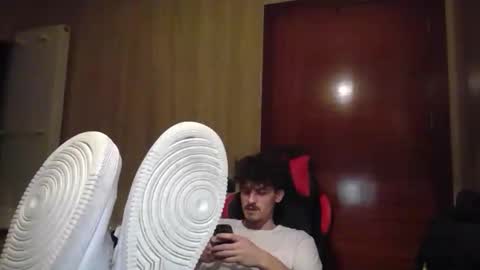 Snapshot of vincentprice69 chatting on 02/28/25, 10:17 vincentprice69 online show from 02/28/25, 10:17