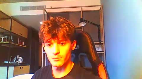 Snapshot of vincentprice69 chatting on 10/24/25, 04:14 vincentprice69 online show from 10/24/25, 04:14