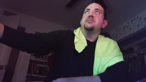 Snapshot of vineatspussnluvsit chatting on 10/06/25, 06:44 onlyhaveeyes4u online show from 10/06/25, 06:44