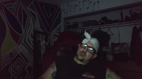 Snapshot of vineatspussnluvsit chatting on 10/18/25, 07:09 onlyhaveeyes4u online show from 10/18/25, 07:09