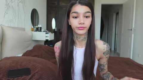 vinkitinkii online show from 10/19/25, 07:09