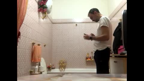 Snapshot of vinmin90 chatting on 02/04/25, 03:15 Zenith online show from 02/04/25, 03:15