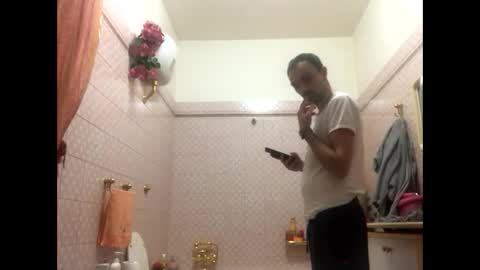 Snapshot of vinmin90 chatting on 02/04/25, 09:52 Zenith online show from 02/04/25, 09:52