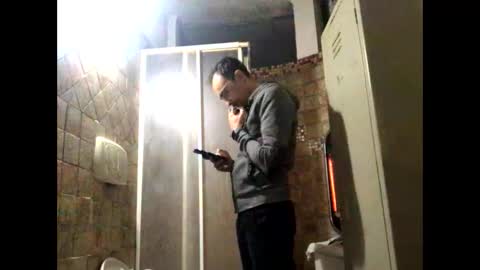 Snapshot of vinmin90 chatting on 10/12/25, 09:58 Zenith online show from 10/12/25, 09:58