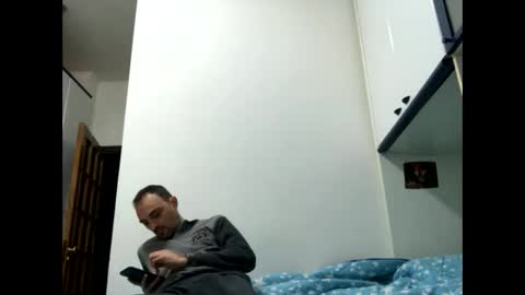 Snapshot of vinmin90 chatting on 11/06/25, 02:51 Zenith online show from 11/06/25, 02:51