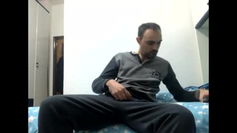 Snapshot of vinmin90 chatting on 11/20/25, 02:50 Zenith online show from 11/20/25, 02:50