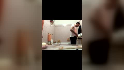 Snapshot of vinmin90 chatting on 12/14/25, 01:55 Zenith online show from 12/14/25, 01:55