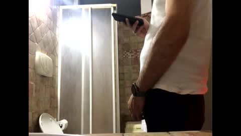 Snapshot of vinmin90 chatting on 12/17/25, 05:19 Zenith online show from 12/17/25, 05:19