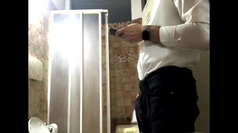 Snapshot of vinmin90 chatting on 04/12/26, 11:32 Zenith online show from 04/12/26, 11:32