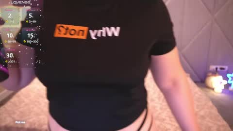 Snapshot of vinnasky chatting on 04/21/26, 07:25 Milla online show from 04/21/26, 07:25