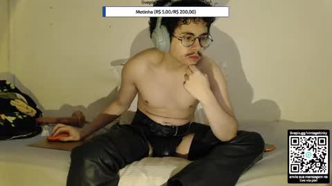 Snapshot of vintagekink chatting on 05/01/26, 03:22 vintagekink online show from 05/01/26, 03:22