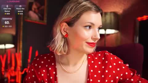 Snapshot of vinyl_kiss chatting on 03/08/26, 02:04 Carrie Next streams Sat Sun 3pm-11pm EST online show from 03/08/26, 02:04